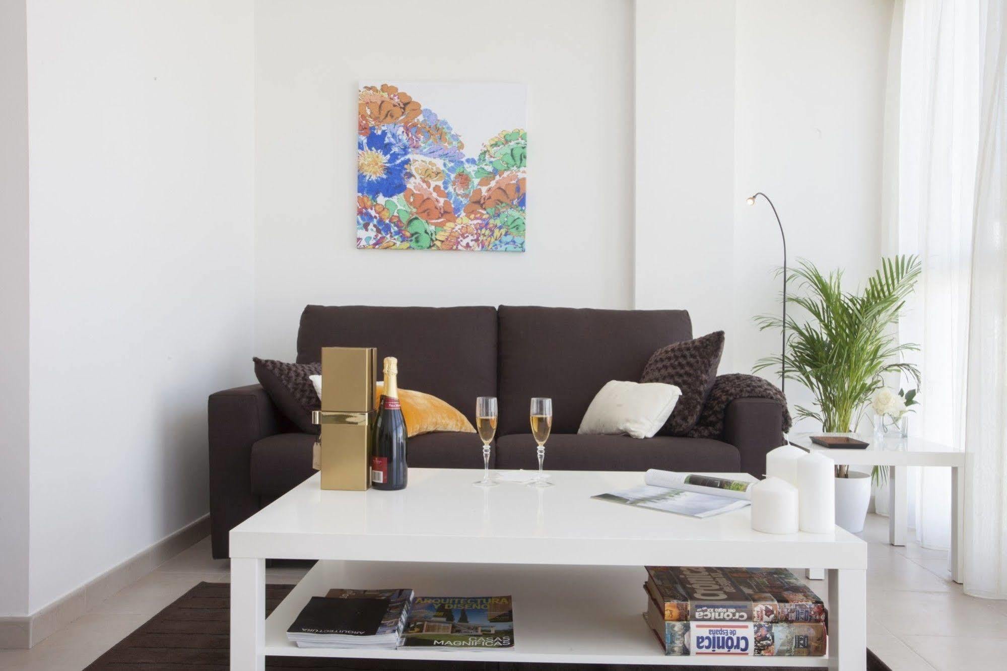 Singularstays Mar44